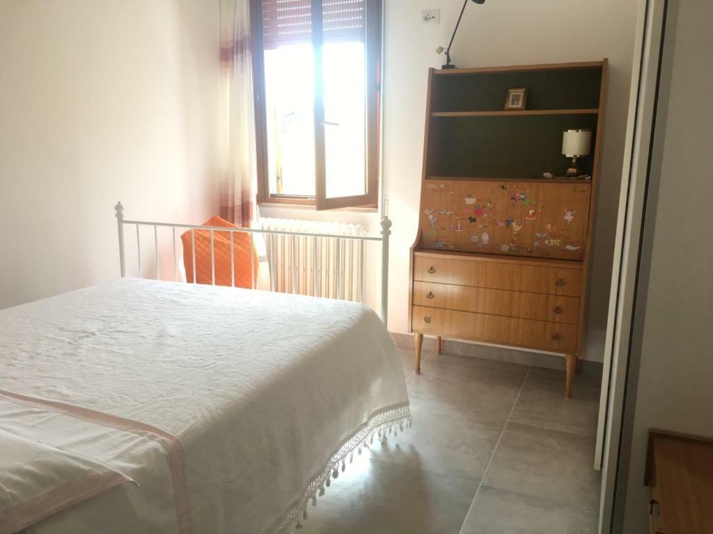 Apartmán Casa Leo Fossombrone Exteriér fotografie